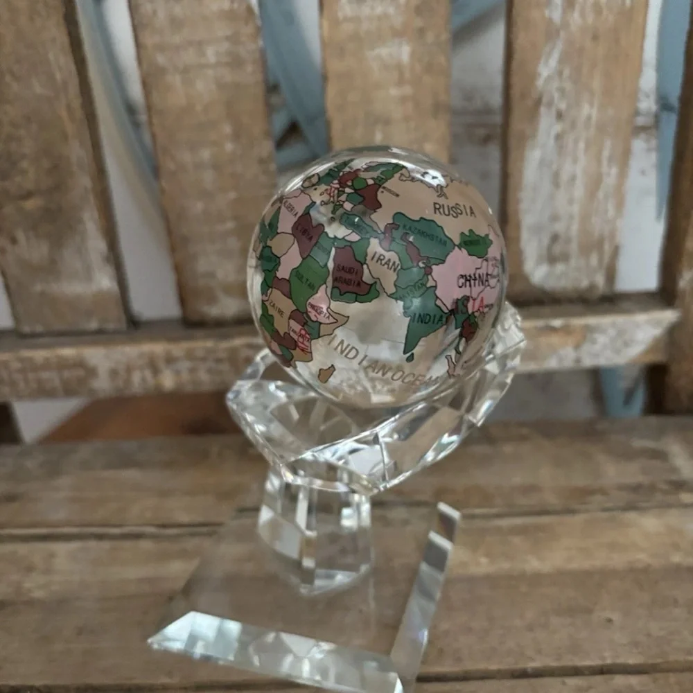 RARE CRYSTAL ETCHED WORLD GLOBE RESTING IN A CUT CRYSTAL BASE NEW!